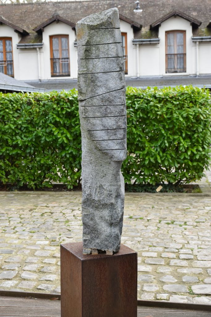 Statue de l'Ange Blanc de Denis Monfleur à Caillebotte