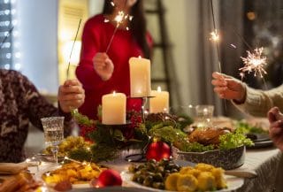cozy-winter-scenes-with-family