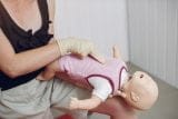 woman-learns-to-do-artificial-respiration-on-a-mannequin