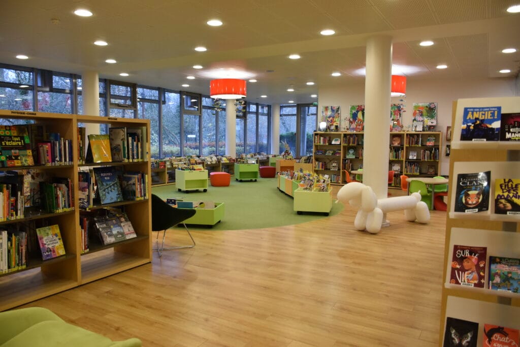 salle de lecture médiathèque de Yerres