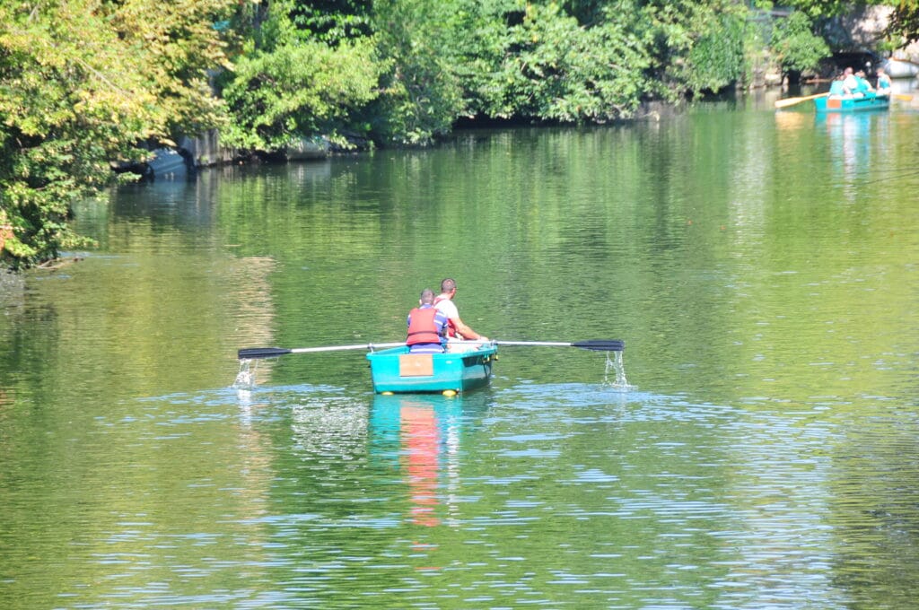 personne en barque sur le Yerres